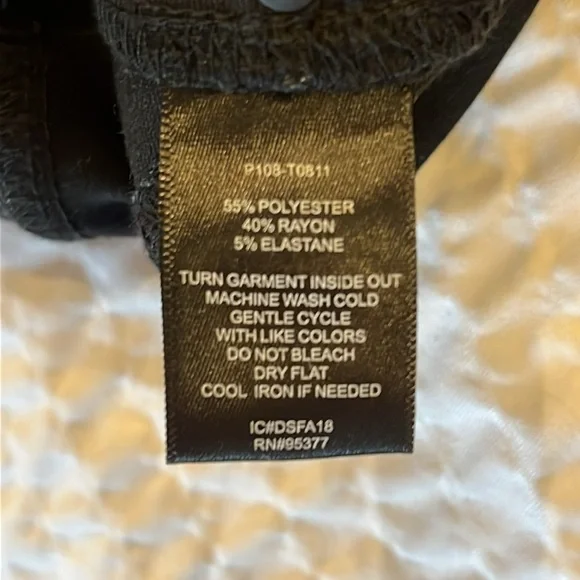 NWT Sanctuary stretch ponte pants in harvest plaid - grey . Small straight leg - Picture 5 of 7